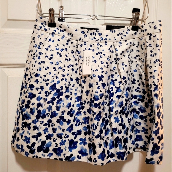 Skirt - Picture 1 of 3